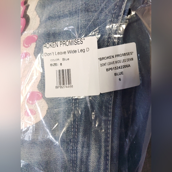 Broken Promises "don't leave" NWT - Picture 7 of 10